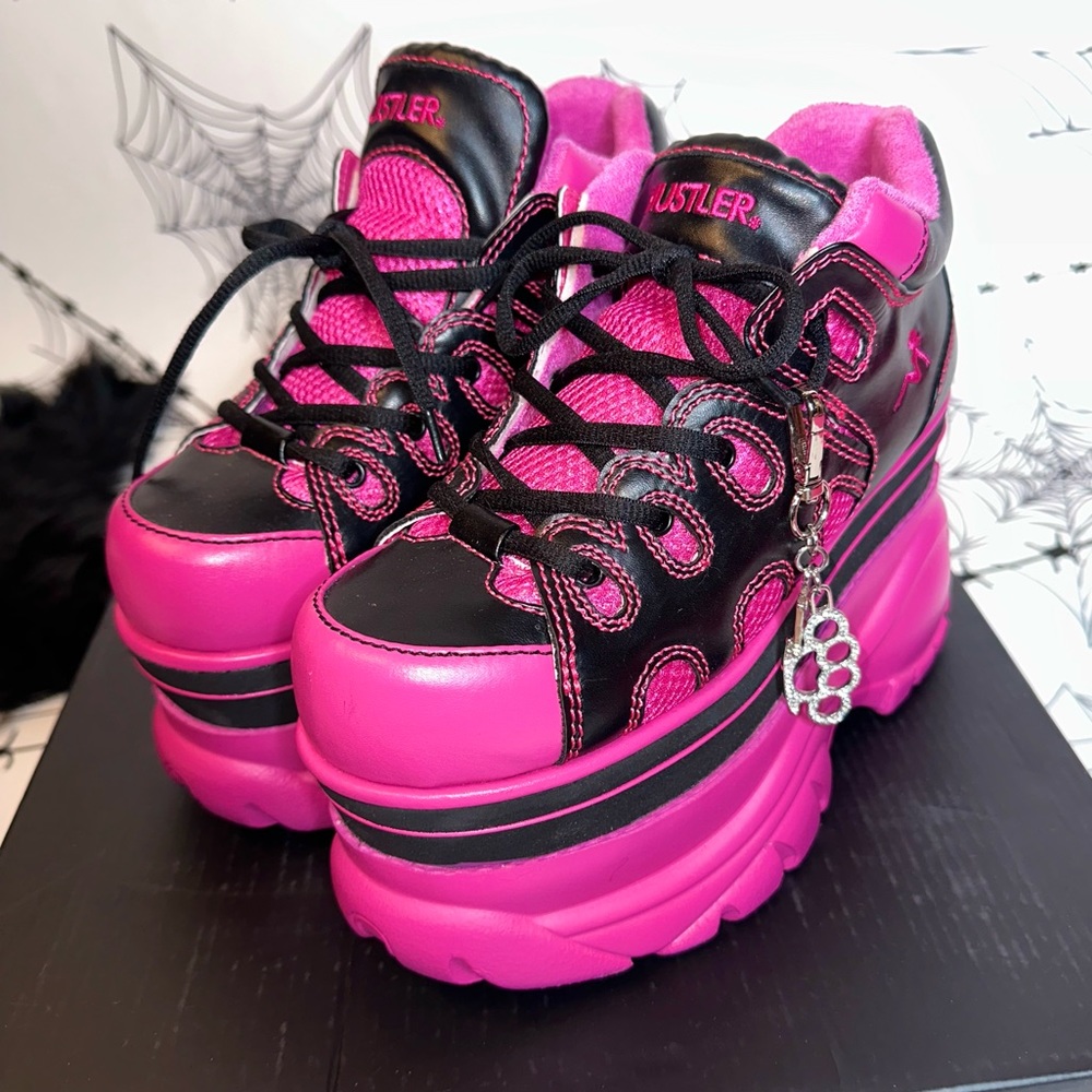 Hustler x Dollskill platform sneakers 🖤💓